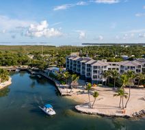 Fisher Inn Resort & Marina Exterior
