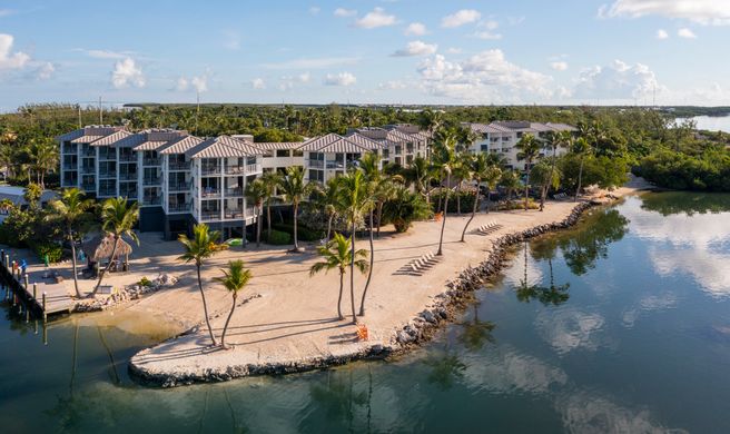 Fisher Inn Resort & Marina Exterior