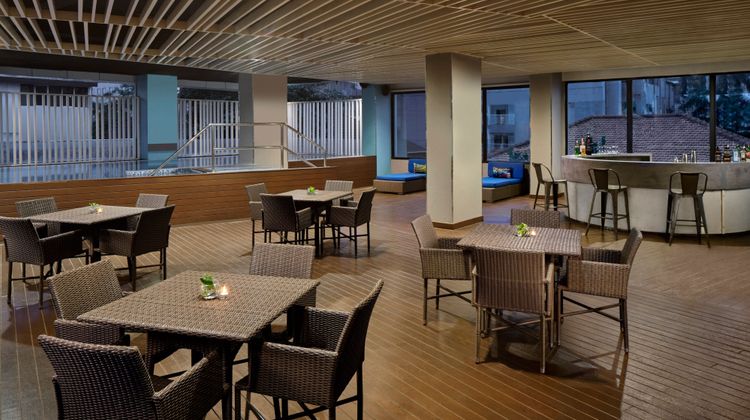 Aloft Jakarta Wahid Hasyim Restaurant