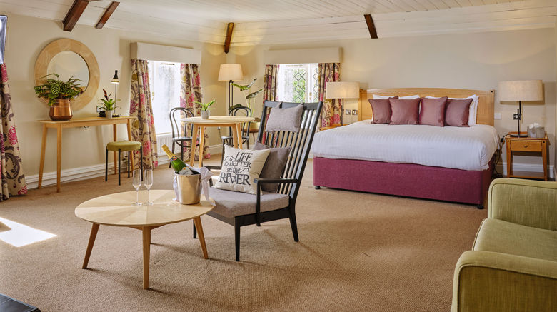 <b>The Kingfisher Suite</b>. Images powered by <a href="https://www.leonardoworldwide.com/" title="Leonardo Worldwide" target="_blank">Leonardo</a>.