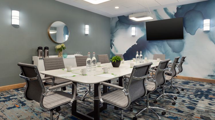 Holiday Inn Hotel & Suites Meeting
