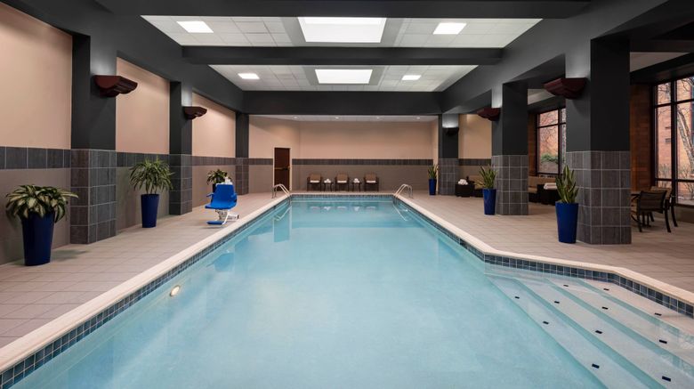 <b>Pittsburgh Marriott North Pool</b>. Images powered by <a href="https://www.leonardoworldwide.com/" title="Leonardo Worldwide" target="_blank">Leonardo</a>.