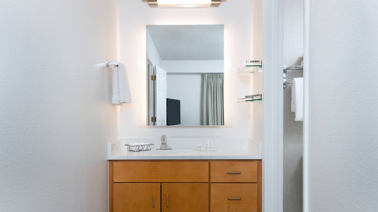 Residence Inn Wayne Room