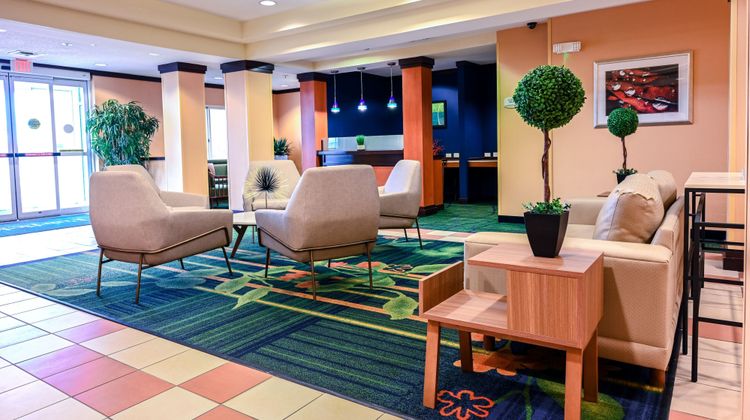 Fairfield Inn & Suites Exterior