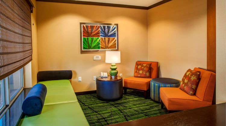 Fairfield Inn & Suites Exterior