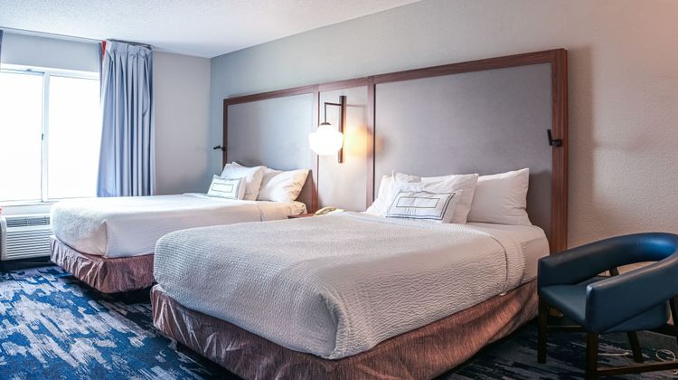 Fairfield Inn & Suites Room