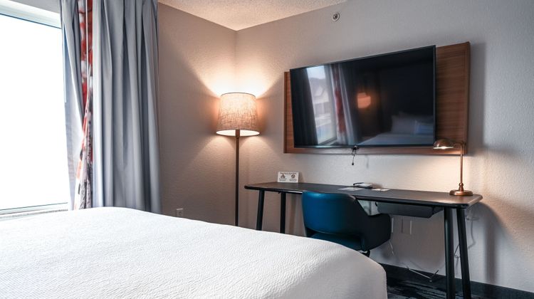 Fairfield Inn & Suites Suite