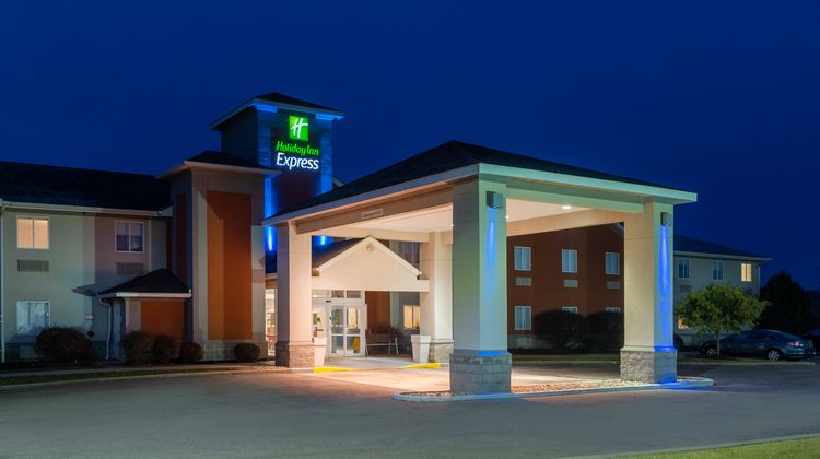 Holiday Inn Express Vermilion Exterior