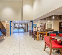 Holiday Inn Express Vermilion Lobby