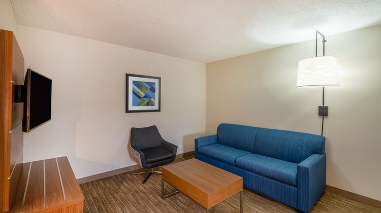 Holiday Inn Express Vermilion Suite