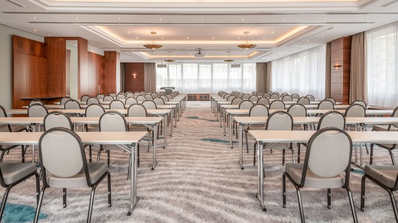 <b>The Westin Grand Munich Meeting</b>. Images powered by <a href="https://www.leonardoworldwide.com/" title="Leonardo Worldwide" target="_blank">Leonardo</a>.
