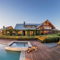 Spicers Peak Lodge