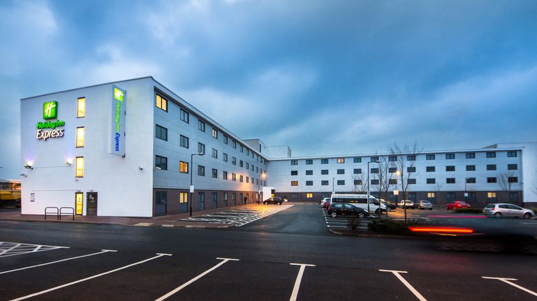<b>Holiday Inn Express Manchester Airport Exterior</b>. Images powered by <a href="https://www.leonardoworldwide.com/" title="Leonardo Worldwide" target="_blank">Leonardo</a>.