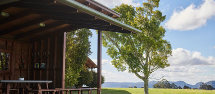 Spicers Peak Lodge Exterior