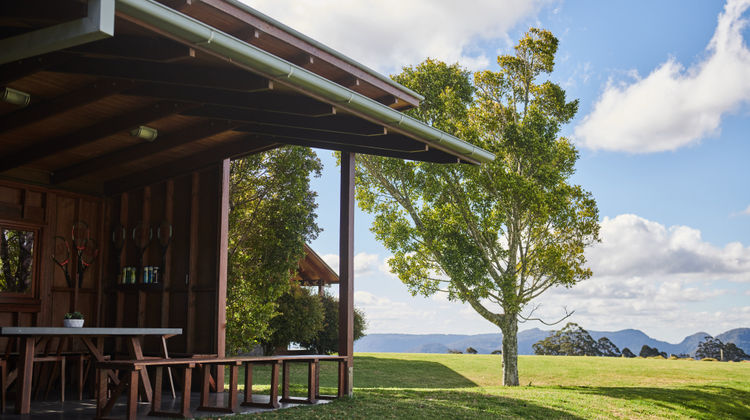 Spicers Peak Lodge Exterior