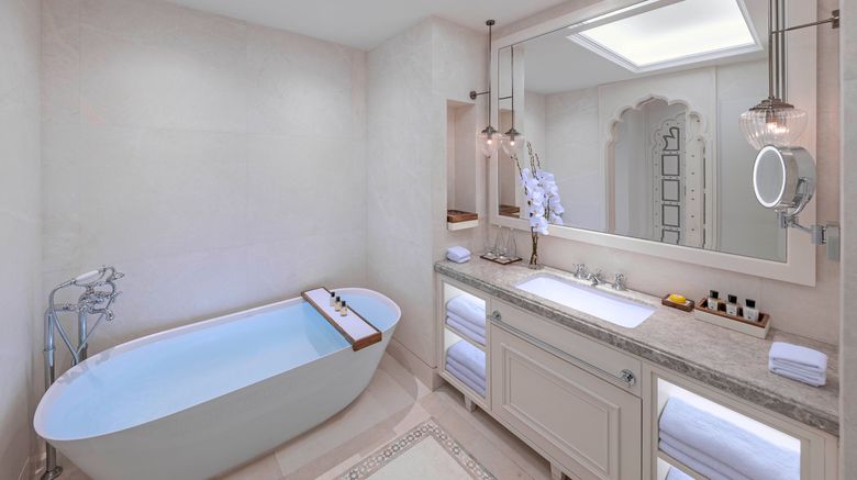 <b>The Chedi Katara Hotel & Resort Room</b>. Images powered by <a href="https://www.leonardoworldwide.com/" title="Leonardo Worldwide" target="_blank">Leonardo</a>.