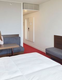 Empire Riverside Hotel