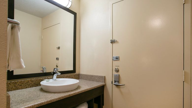 <b>Red Roof Inn Hershey Room</b>. Images powered by <a href="https://www.leonardoworldwide.com/" title="Leonardo Worldwide" target="_blank">Leonardo</a>.