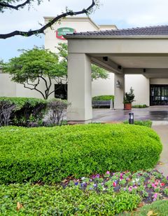 Courtyard by Marriott Dallas Market Ctr