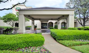 Courtyard by Marriott Dallas Market Ctr