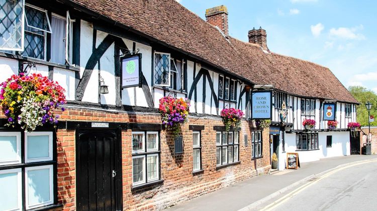 The Legacy Rose and Crown Hotel Exterior