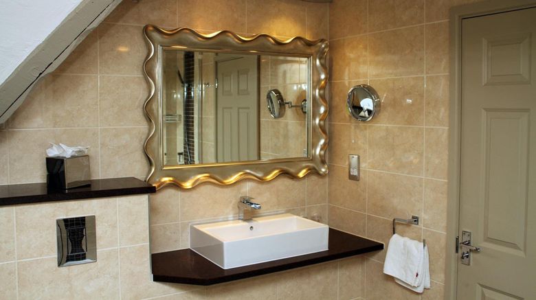 <b>The Legacy Rose and Crown Hotel Room</b>. Images powered by <a href="https://www.leonardoworldwide.com/" title="Leonardo Worldwide" target="_blank">Leonardo</a>.