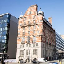 30 James Street Hotel