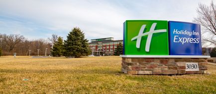 Holiday Inn Express Columbus Airport Exterior
