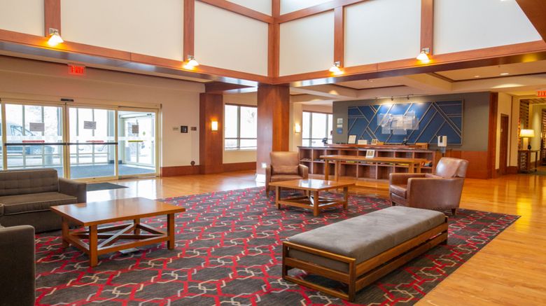 <b>Holiday Inn Express Columbus Airport Lobby</b>. Images powered by <a href="https://www.leonardoworldwide.com/" title="Leonardo Worldwide" target="_blank">Leonardo</a>.