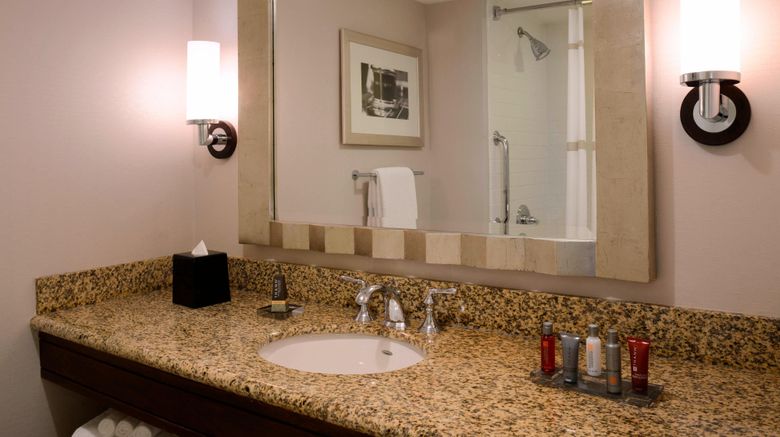 <b>Newport News Marriott at City Center Room</b>. Images powered by <a href="https://www.leonardoworldwide.com/" title="Leonardo Worldwide" target="_blank">Leonardo</a>.