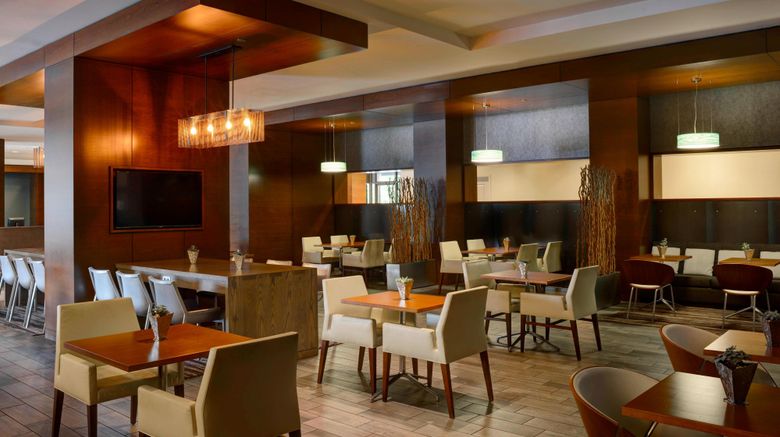 <b>Newport News Marriott at City Center Restaurant</b>. Images powered by <a href="https://www.leonardoworldwide.com/" title="Leonardo Worldwide" target="_blank">Leonardo</a>.