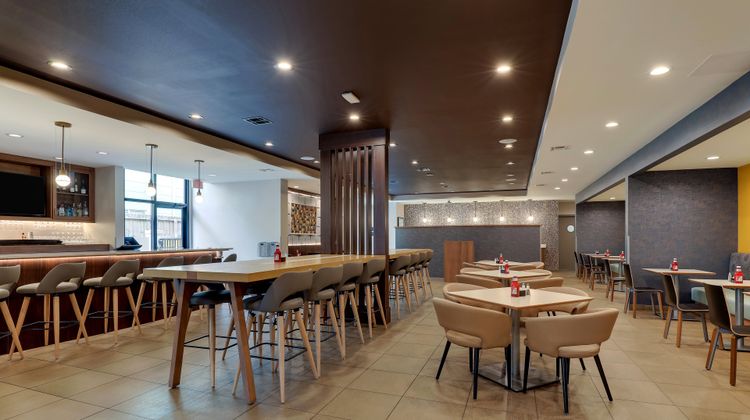 Holiday Inn Mobile - Airport Restaurant