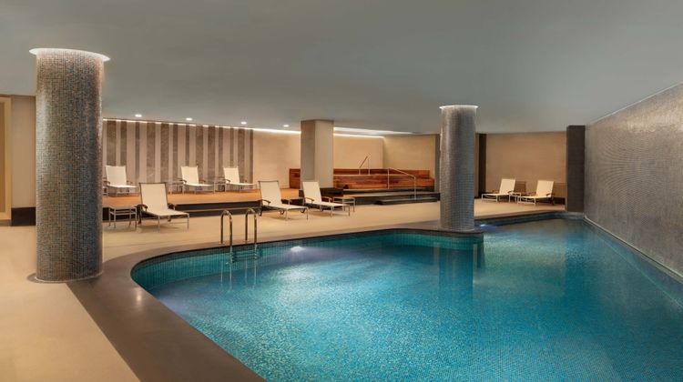Sheraton Istanbul Levant Pool