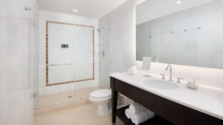 <b>Courtyard by Marriott Atlanta Downtown Room</b>. Images powered by <a href="https://www.leonardoworldwide.com/" title="Leonardo Worldwide" target="_blank">Leonardo</a>.