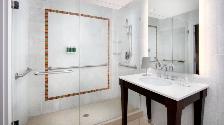 <b>Courtyard by Marriott Atlanta Downtown Room</b>. Images powered by <a href="https://www.leonardoworldwide.com/" title="Leonardo Worldwide" target="_blank">Leonardo</a>.