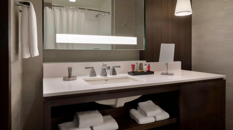 <b>Buffalo Marriott at LECOM HARBORCENTER Room</b>. Images powered by <a href="https://leonardo.com/" title="Leonardo Worldwide" target="_blank">Leonardo</a>.