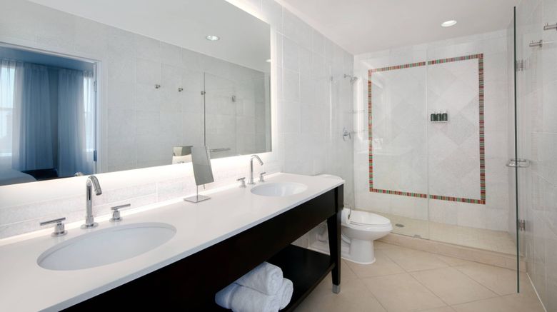 <b>Courtyard by Marriott Atlanta Downtown Room</b>. Images powered by <a href="https://www.leonardoworldwide.com/" title="Leonardo Worldwide" target="_blank">Leonardo</a>.