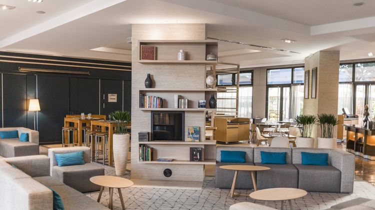 Courtyard Colombes Lobby