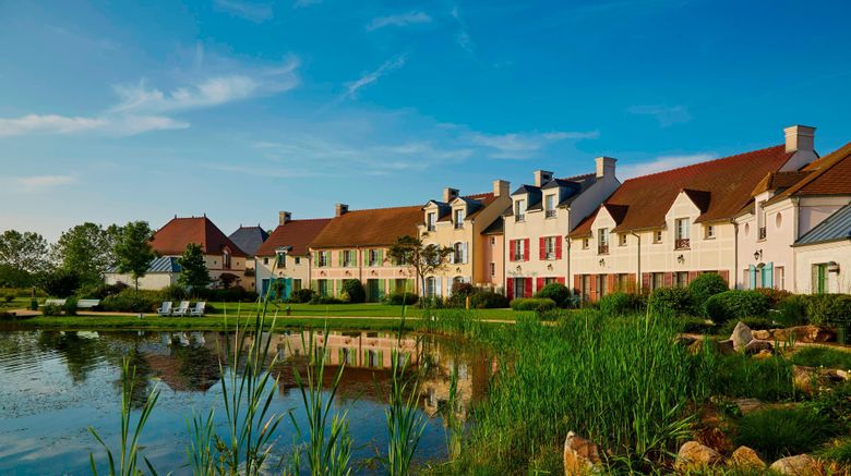 <b>Marriott's Village d'ile-de-France Exterior</b>. Images powered by <a href="https://www.leonardoworldwide.com/" title="Leonardo Worldwide" target="_blank">Leonardo</a>.