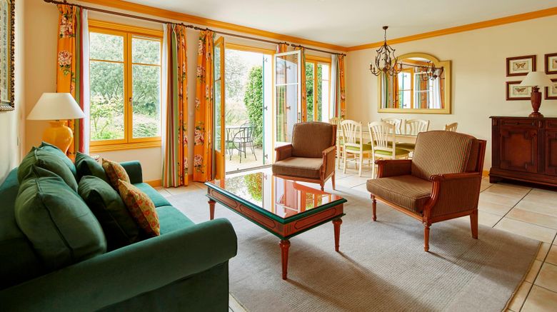 <b>Marriott's Village d'ile-de-France Room</b>. Images powered by <a href="https://www.leonardoworldwide.com/" title="Leonardo Worldwide" target="_blank">Leonardo</a>.