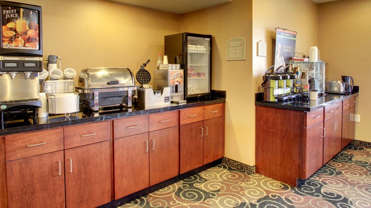 Cobblestone Inn & Suites Restaurant