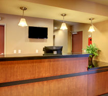 Cobblestone Inn & Suites Exterior