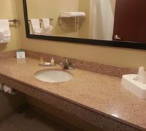 Cobblestone Inn & Suites Room