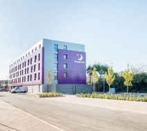 Premier Inn London Edmonton Exterior