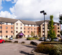 Premier Inn London Edgware Exterior