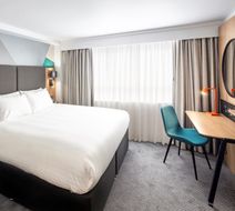 Holiday Inn Aylesbury Room