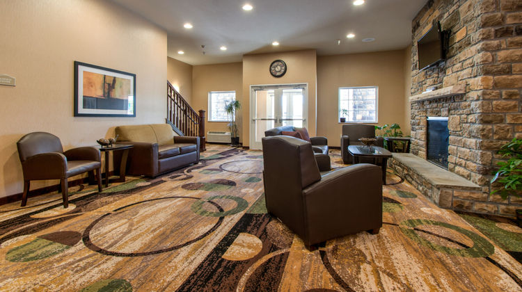 Cobblestone Inn & Suites Holyoke Lobby