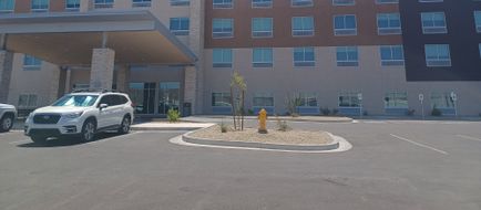 Holiday Inn Express & Suites Bullhead Exterior