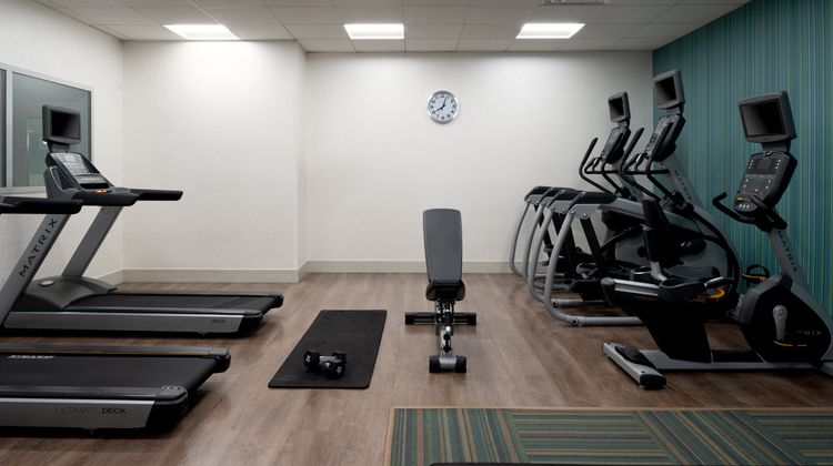 Holiday Inn Express & Suites Bullhead Health Club