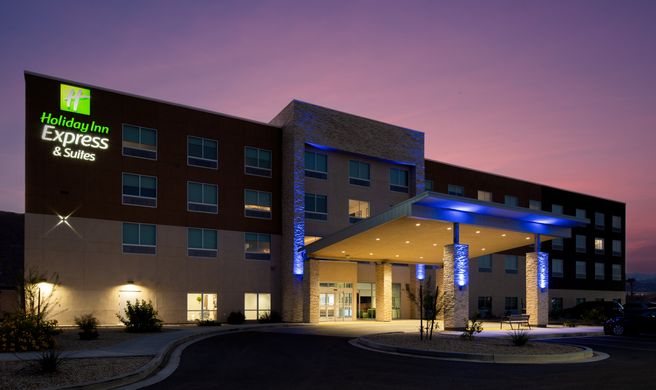 Holiday Inn Express & Suites Bullhead Exterior
